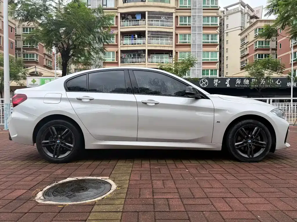 BMW 1 Series 2023 из CN, фото 6