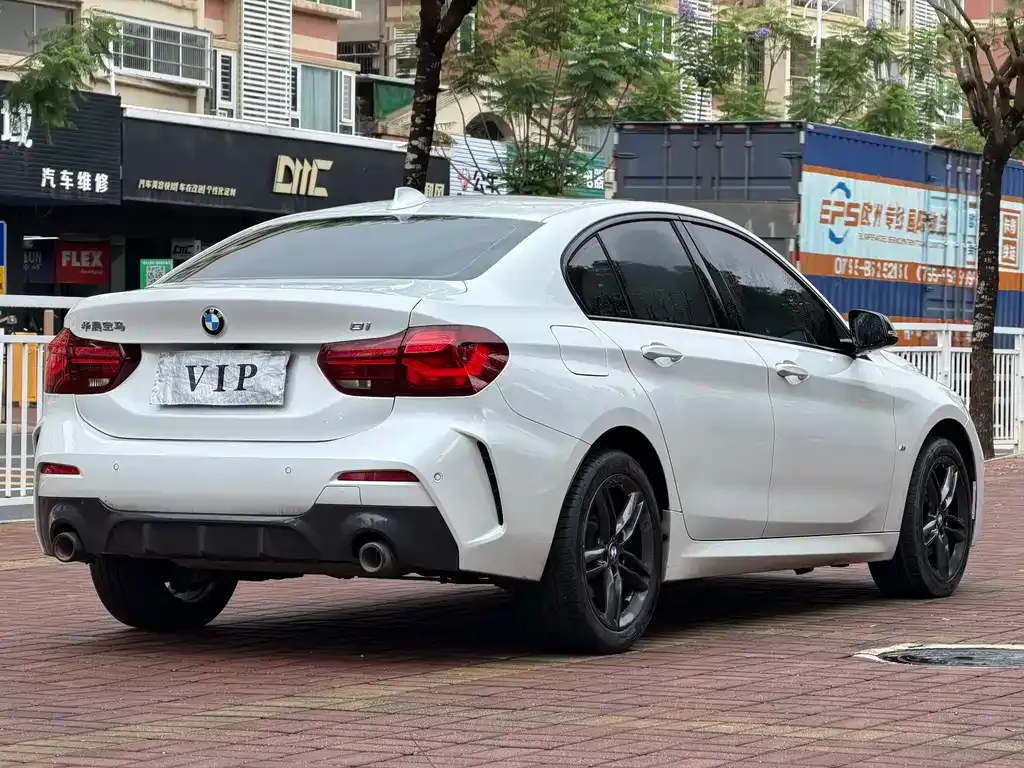 BMW 1 Series 2023 из CN, фото 3