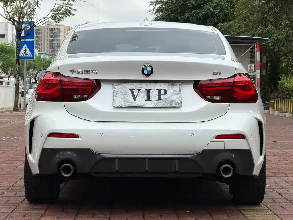 BMW 1 Series 2023 из CN, фото 2