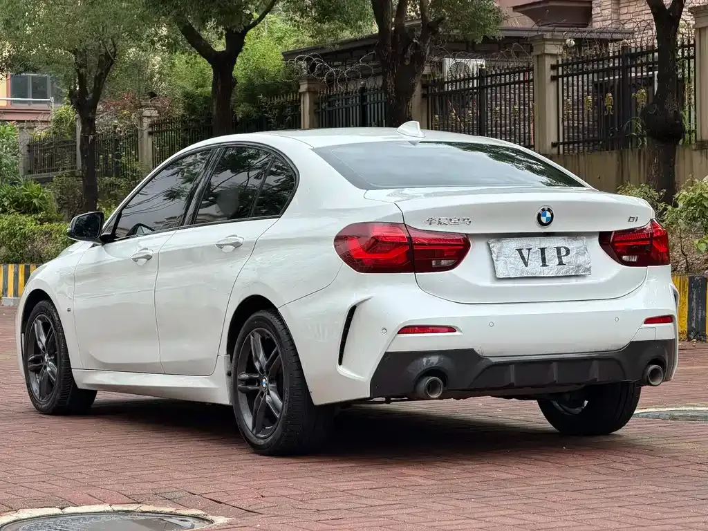BMW 1 Series 2023 из CN, фото 10