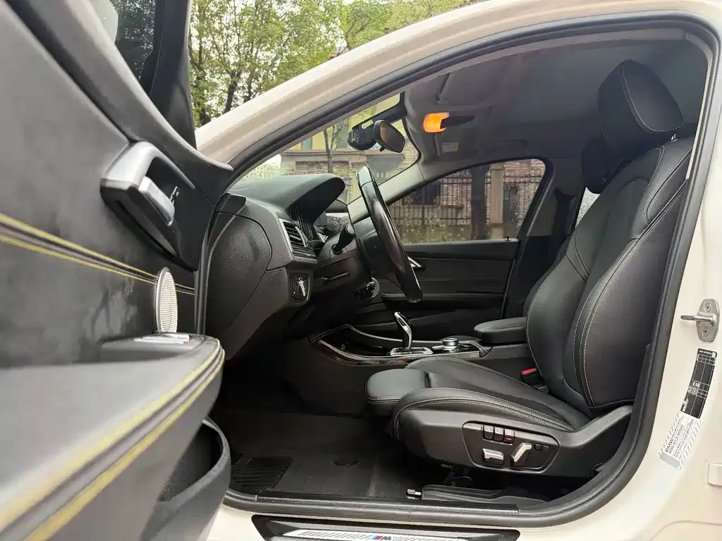 BMW 1 Series 2023 из CN, фото 9