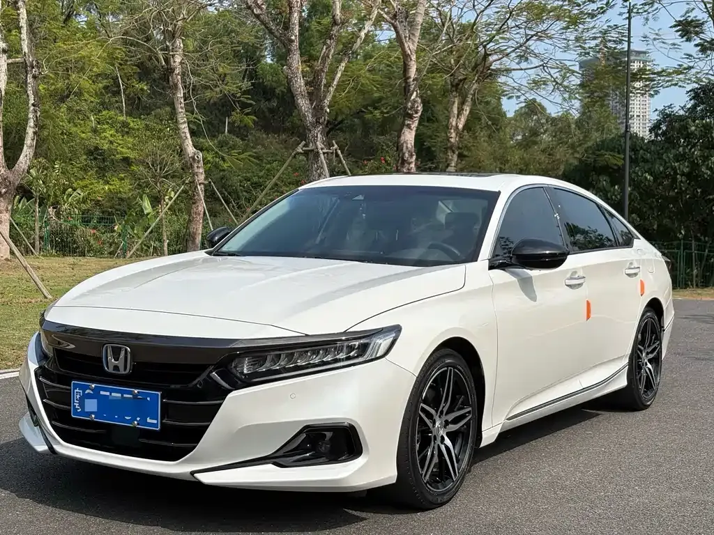 Honda Accord — фото 1