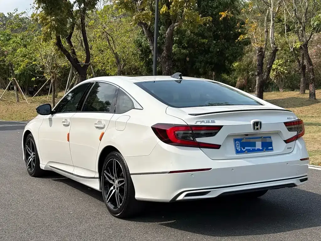 Honda Accord — фото 6