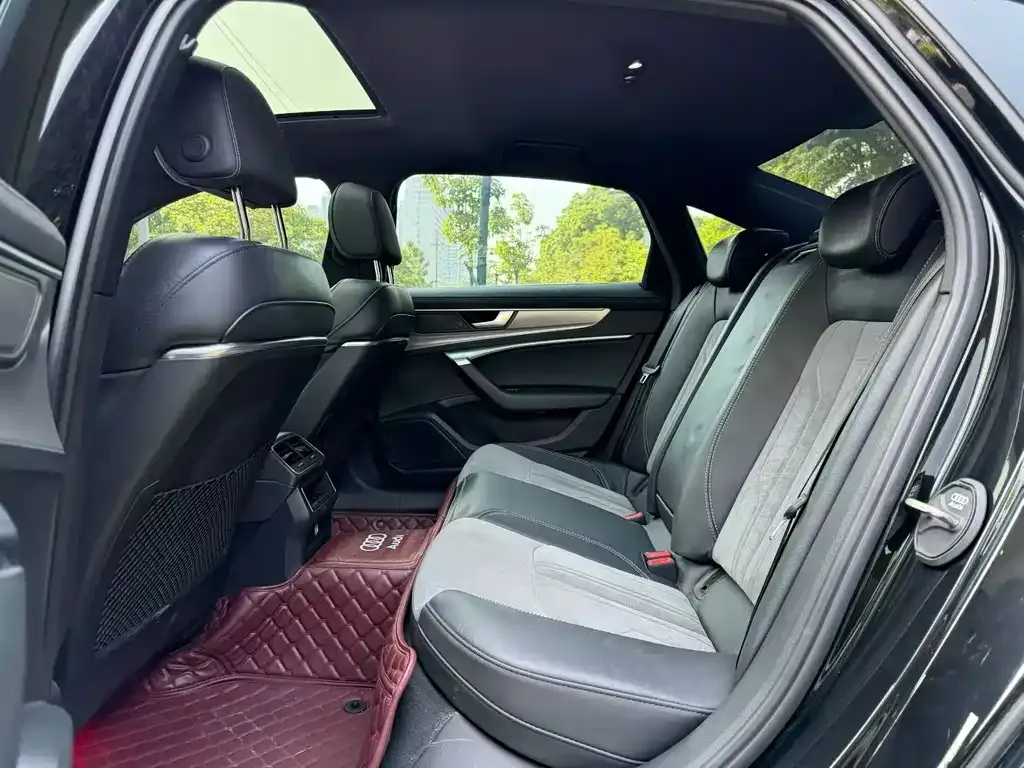 Audi A6L 2021 из CN, фото 6