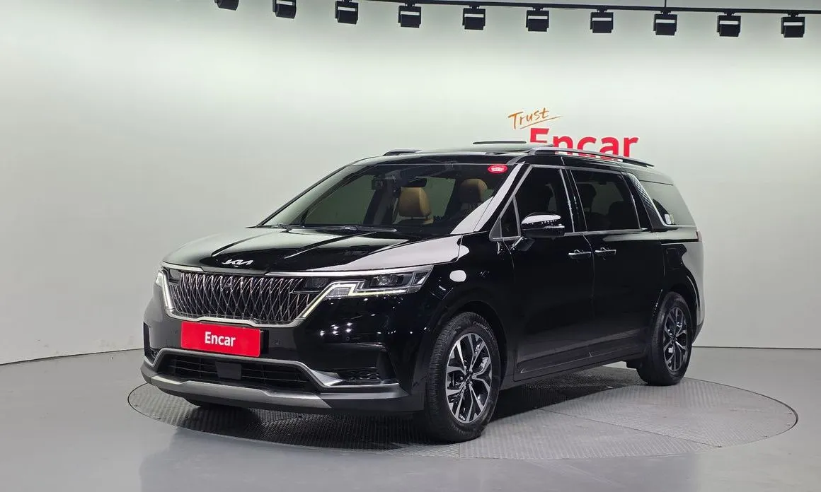 Kia Carnival — фото 1