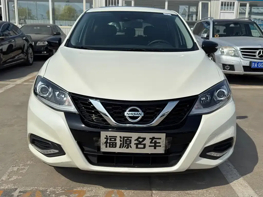 Nissan Tiida 2021 из CN, фото 2