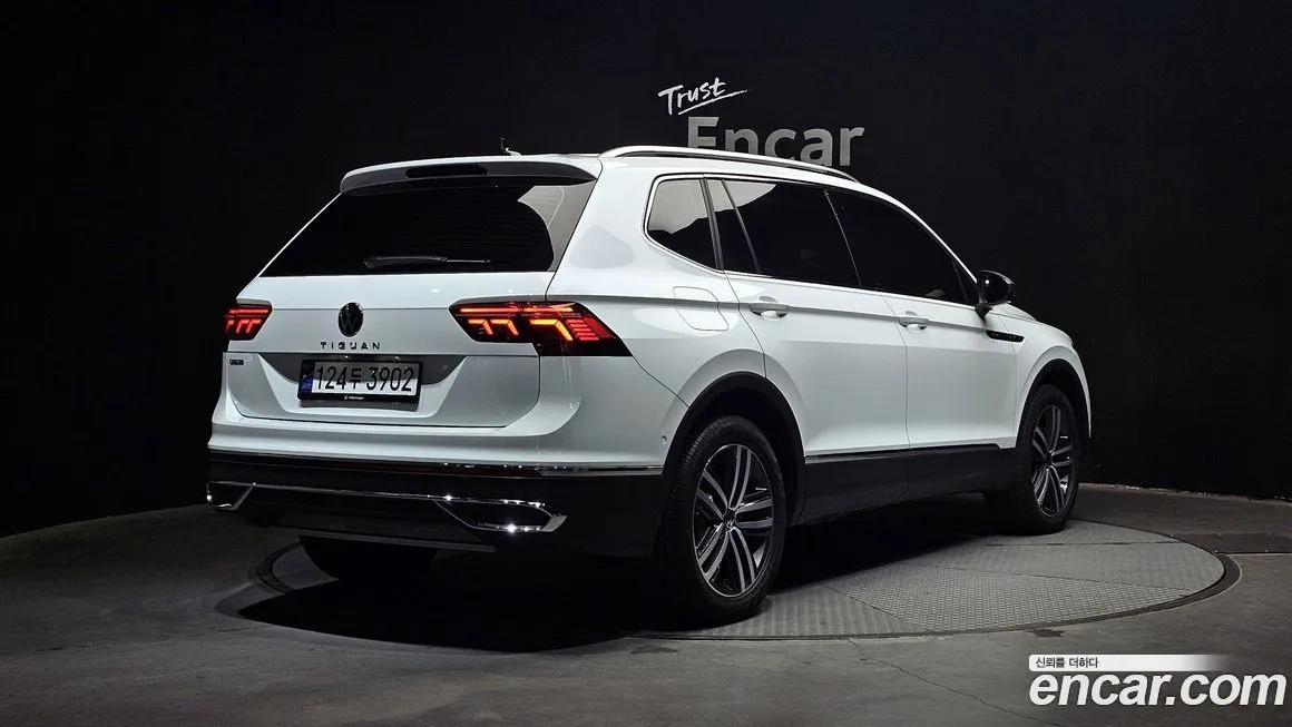 Volkswagen Tiguan — фото 7