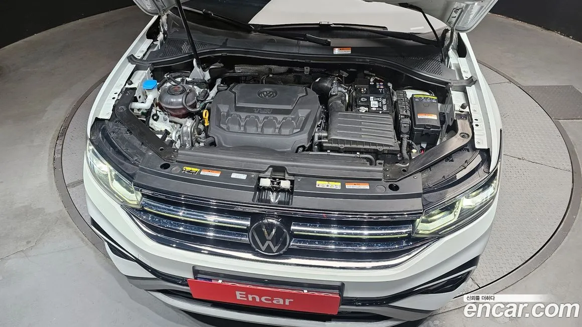 Volkswagen Tiguan — фото 9
