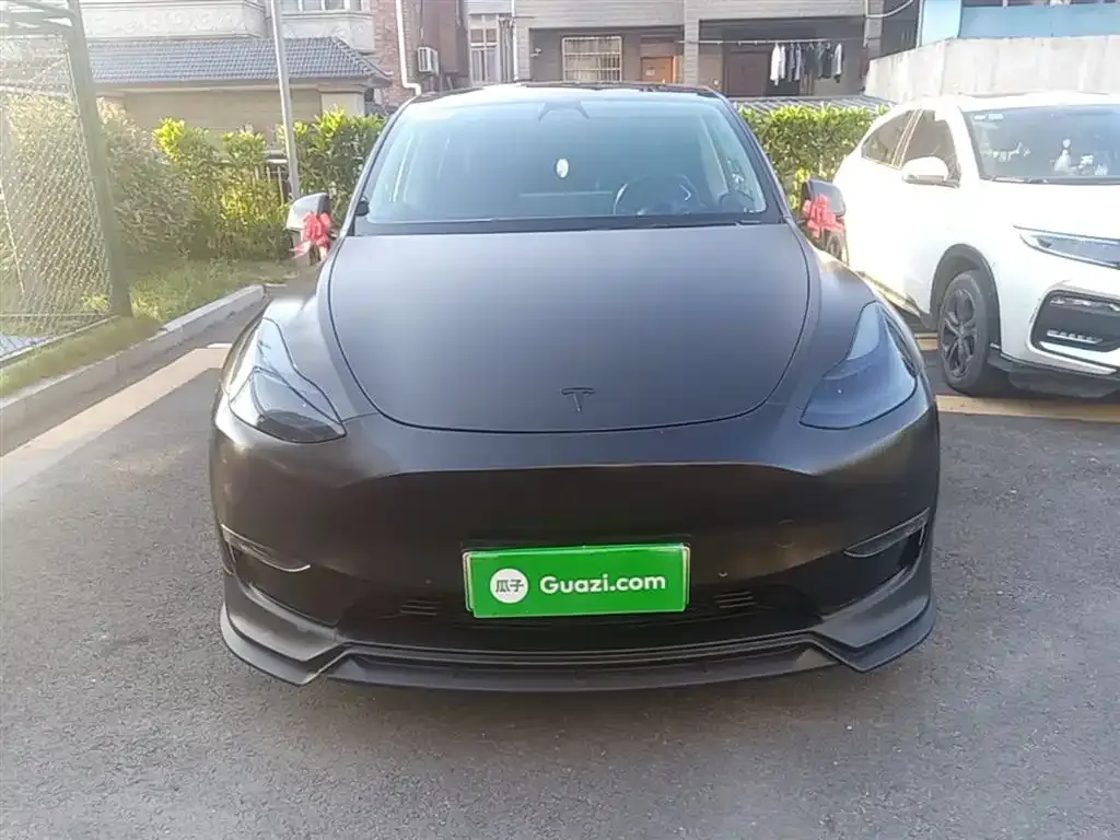 Tesla Model Y — фото 10