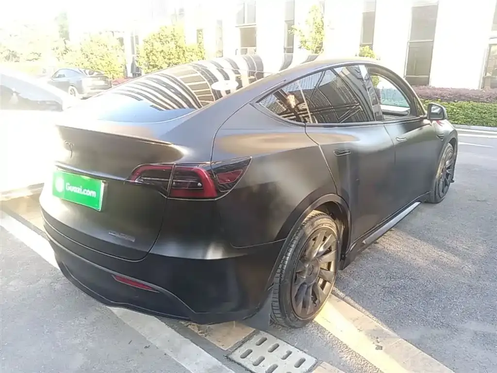 Tesla Model Y — фото 6