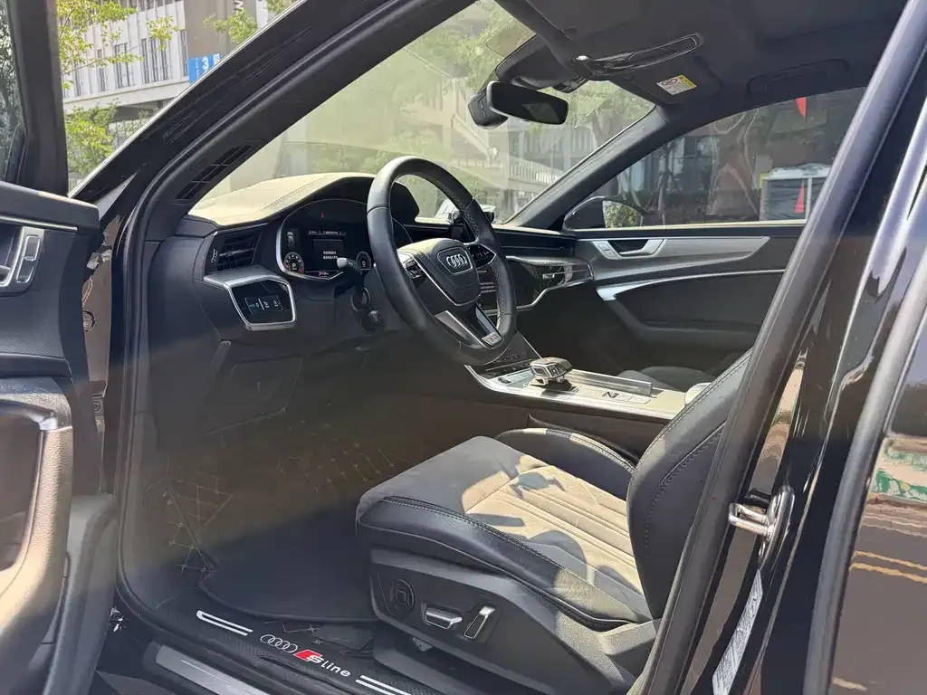 Audi A6L 2023 из CN, фото 2