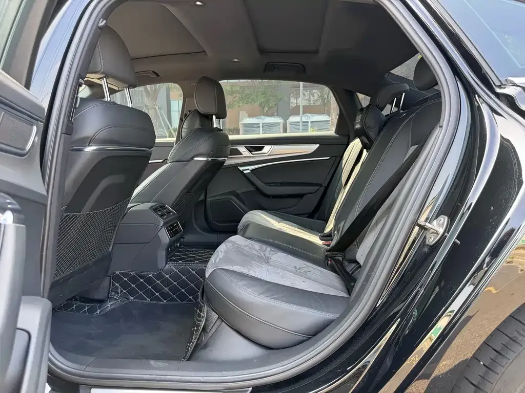 Audi A6L 2023 из CN, фото 7
