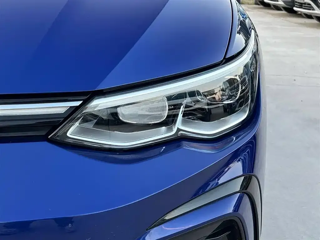 Volkswagen Golf 2023 из CN, фото 2