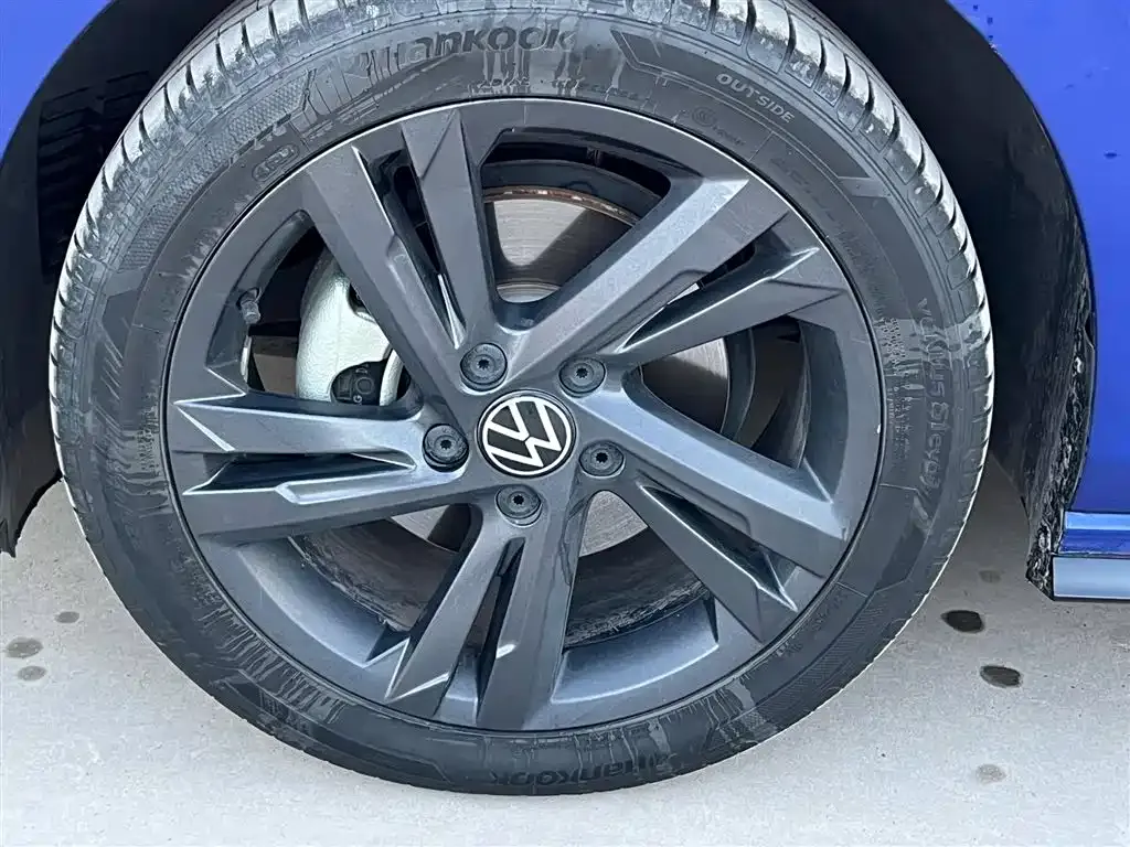 Volkswagen Golf 2023 из CN, фото 3