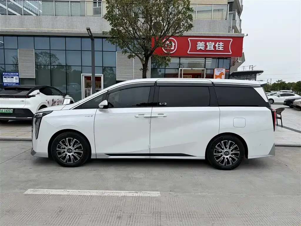 GAC Motor Trumpchi E9 — фото 8