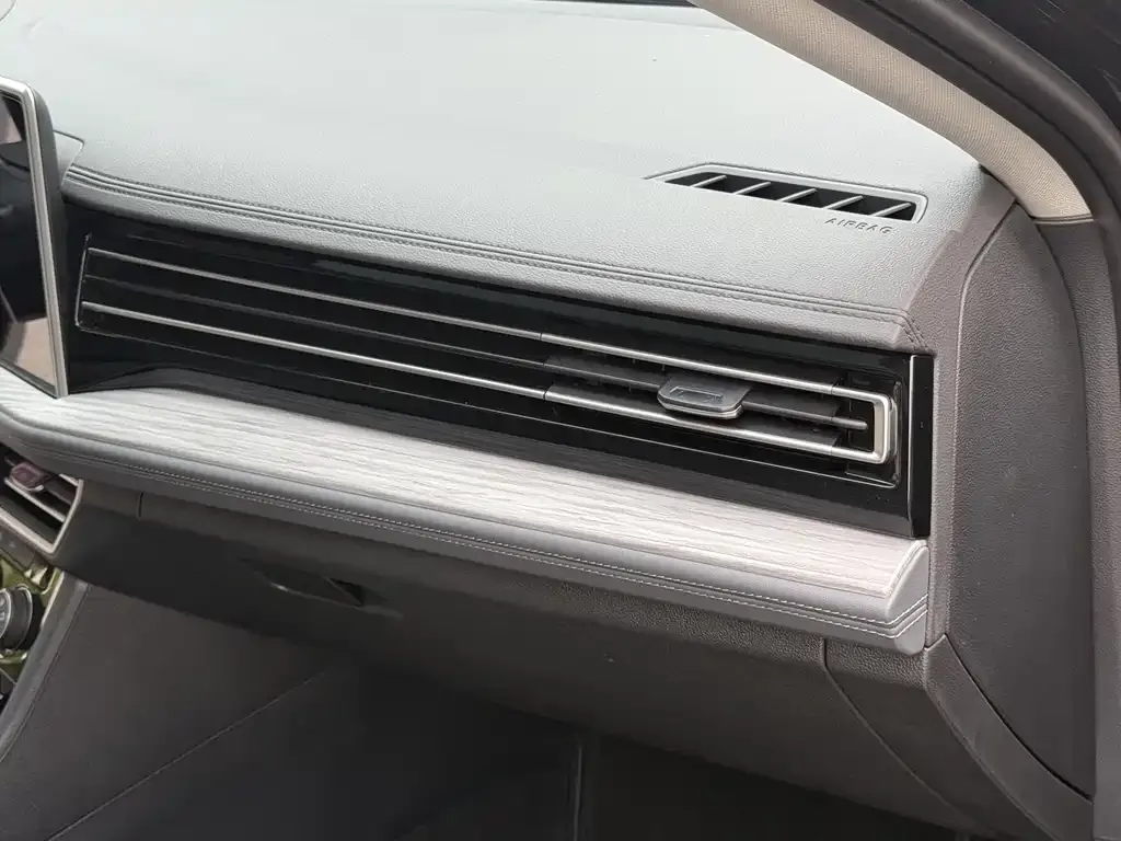 Volkswagen Sagitar 2024 из CN, фото 4