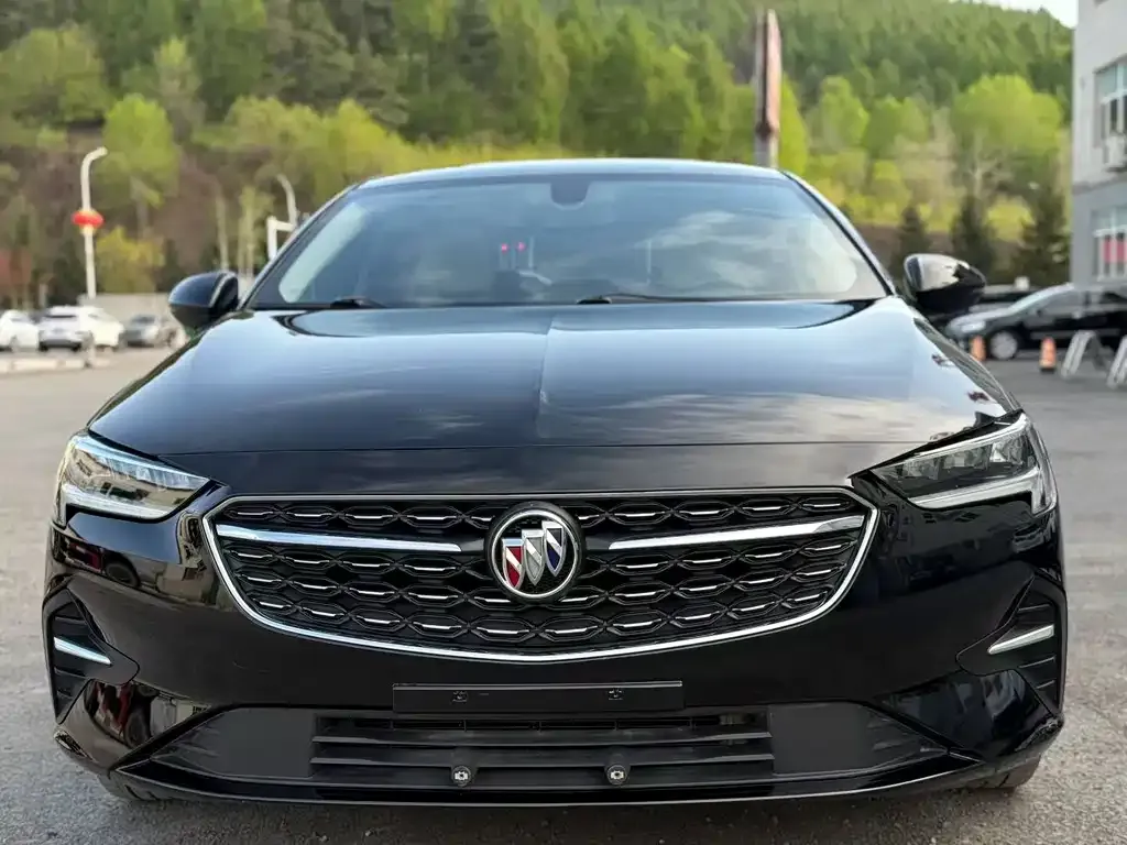 Buick Regal — фото 1