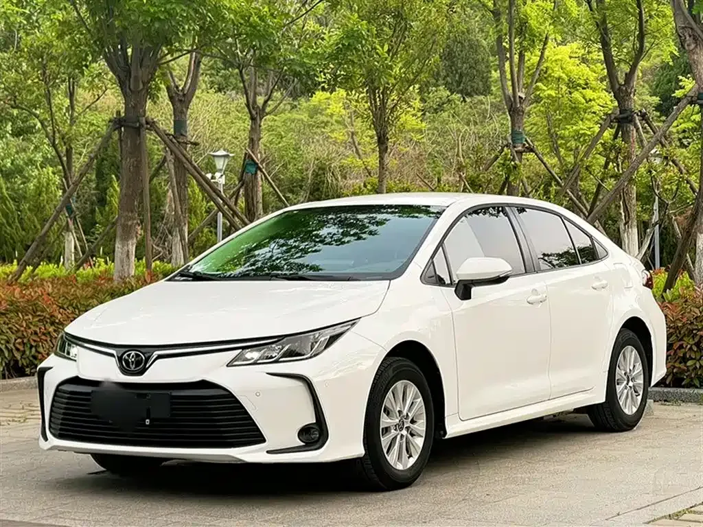 Toyota Corolla — фото 4