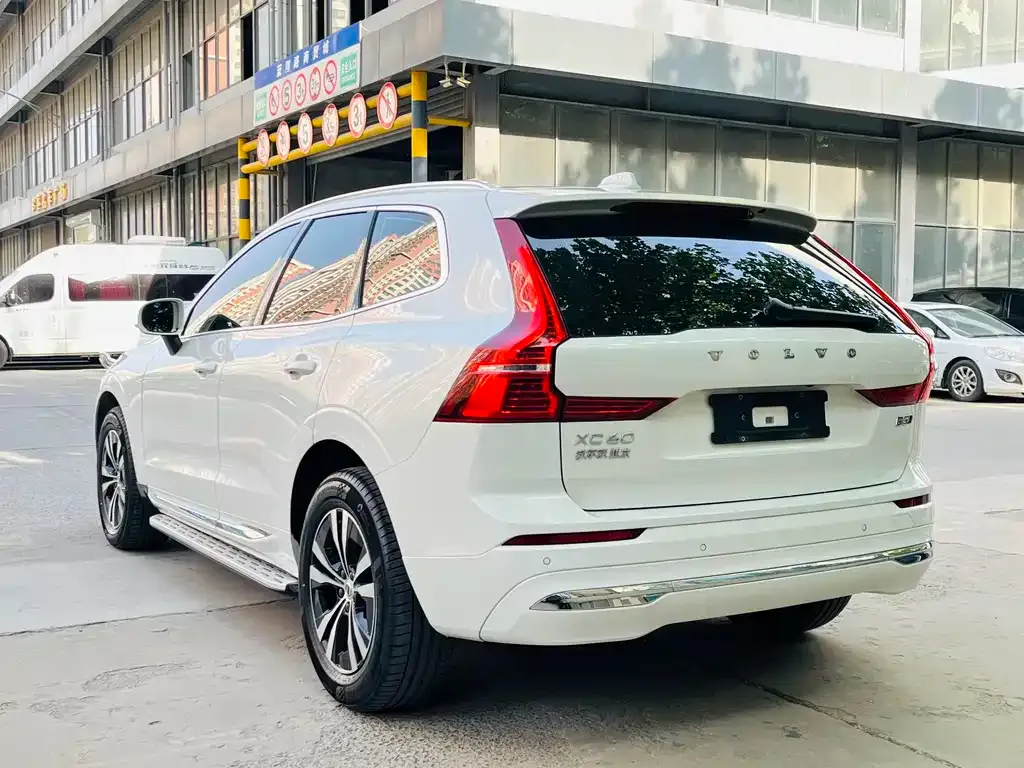 Volvo XC60 2022 из CN, фото 9