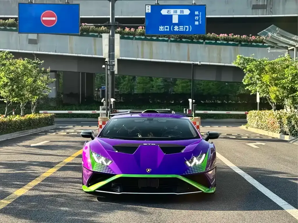 Lamborghini Huracan — фото 1