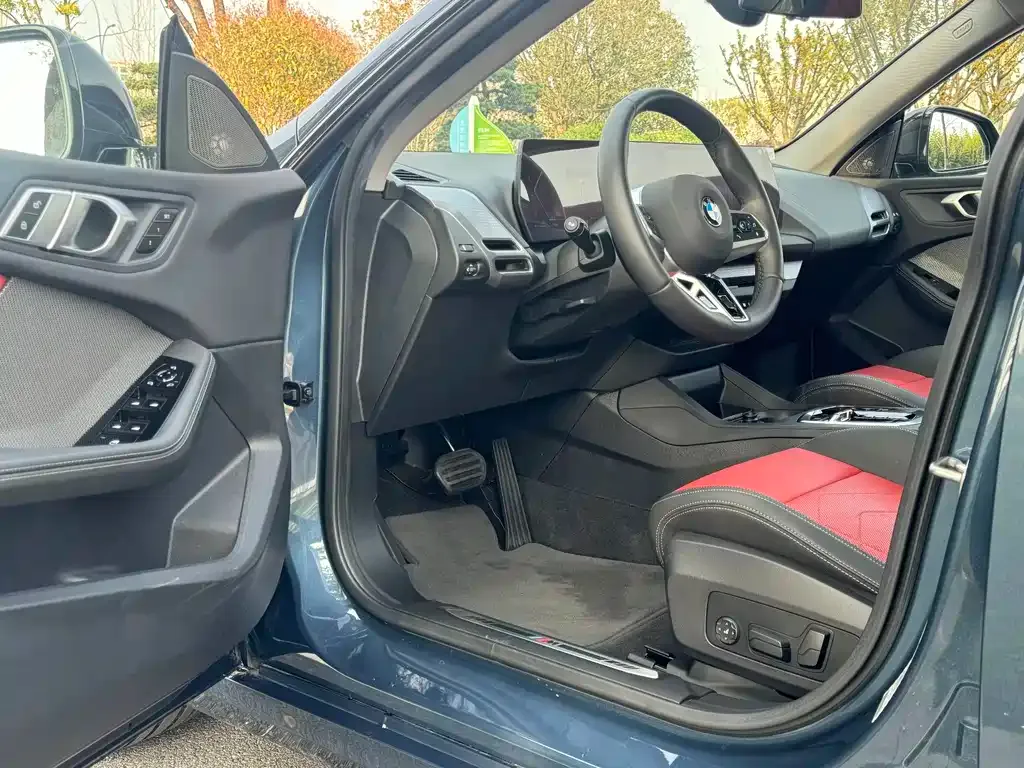 BMW 2 Series 2025 из CN, фото 4