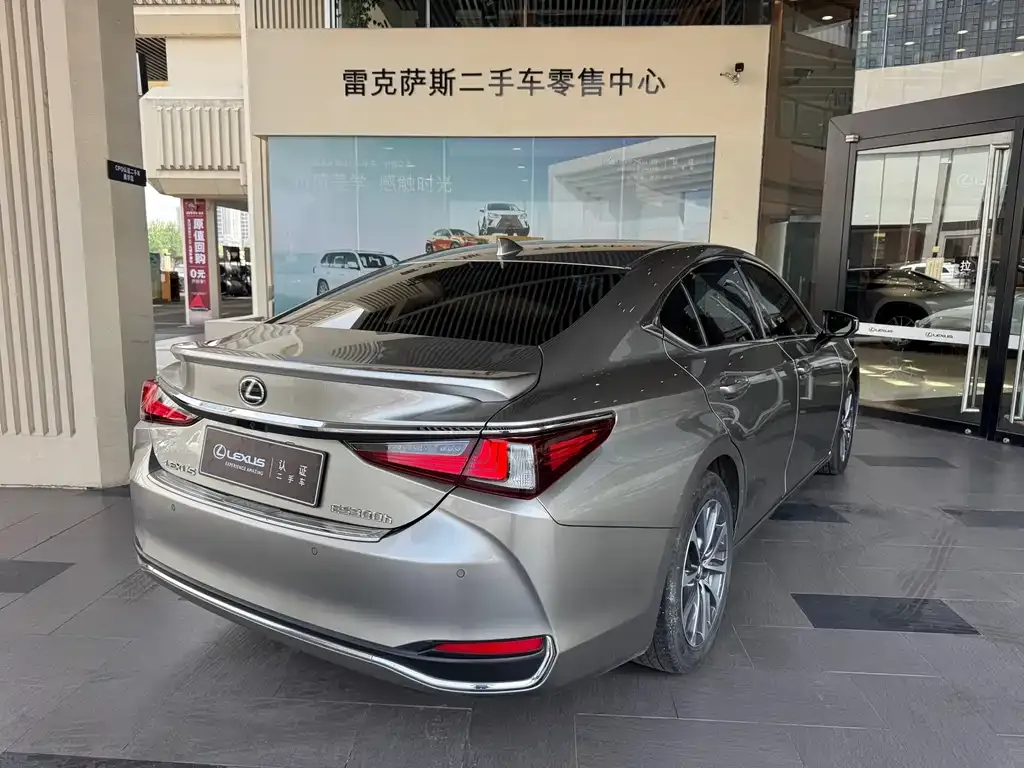 Lexus ES 2024 из CN, фото 2