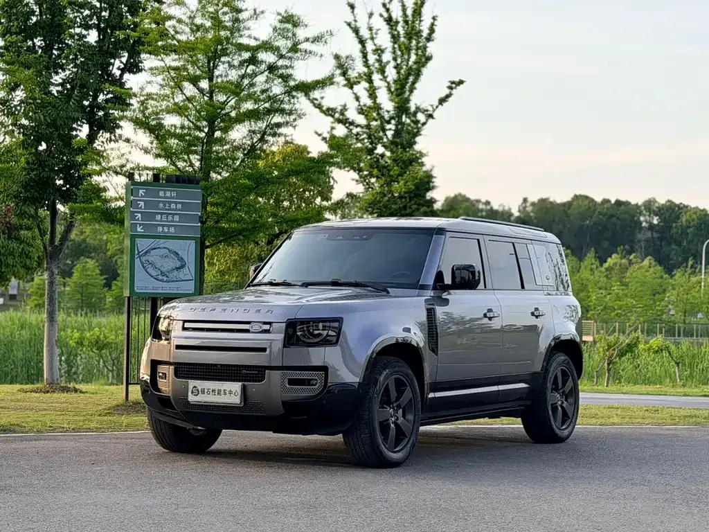 Land Rover Defender — фото 1