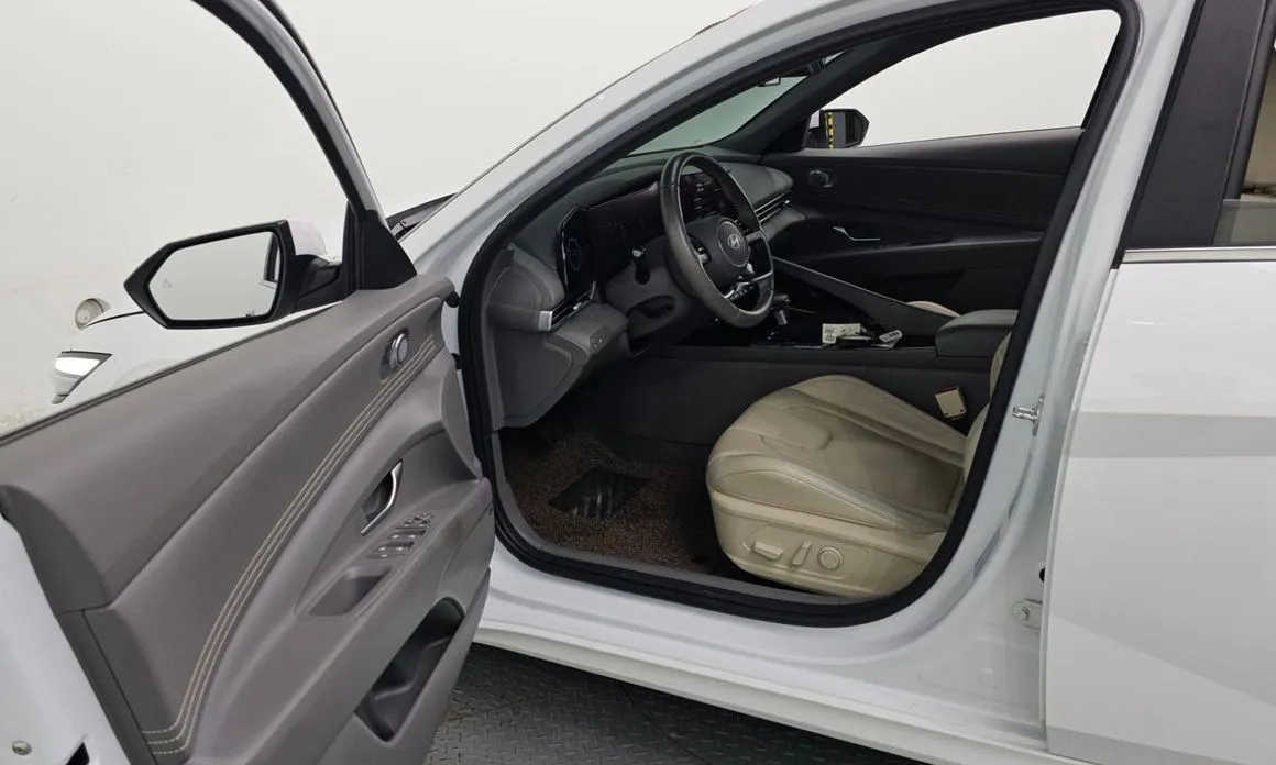 Hyundai AVANTE 2024 из KR, фото 3