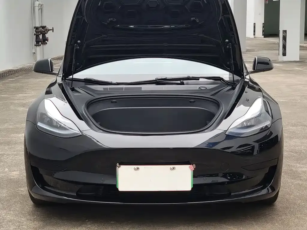 Tesla Model 3 — фото 9