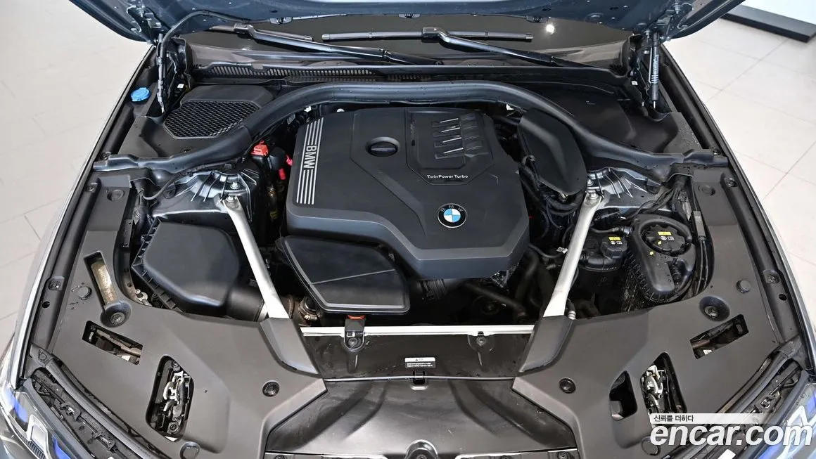 BMW 5-Series 2023 из KR, фото 8