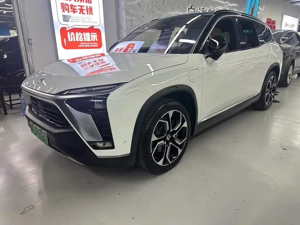 NIO ES8