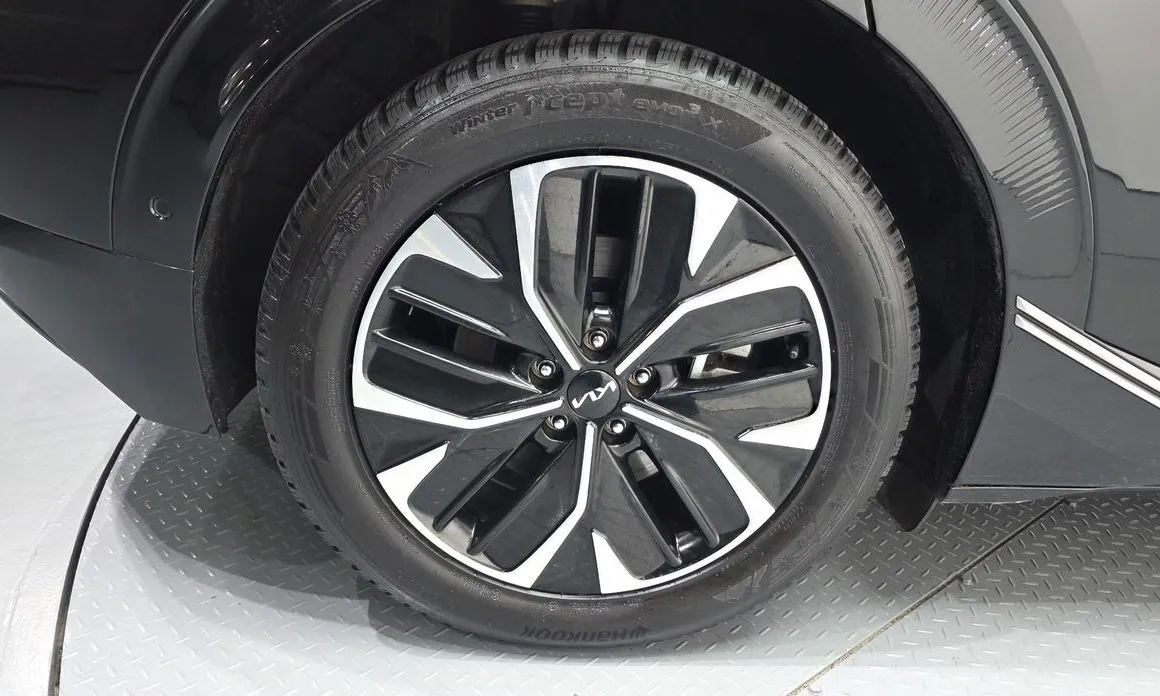 Kia EV6 2023 из KR, фото 6