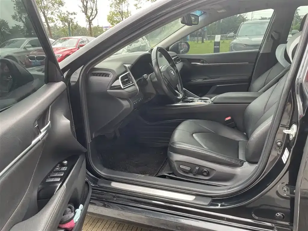 Toyota Camry 2023 из CN, фото 4