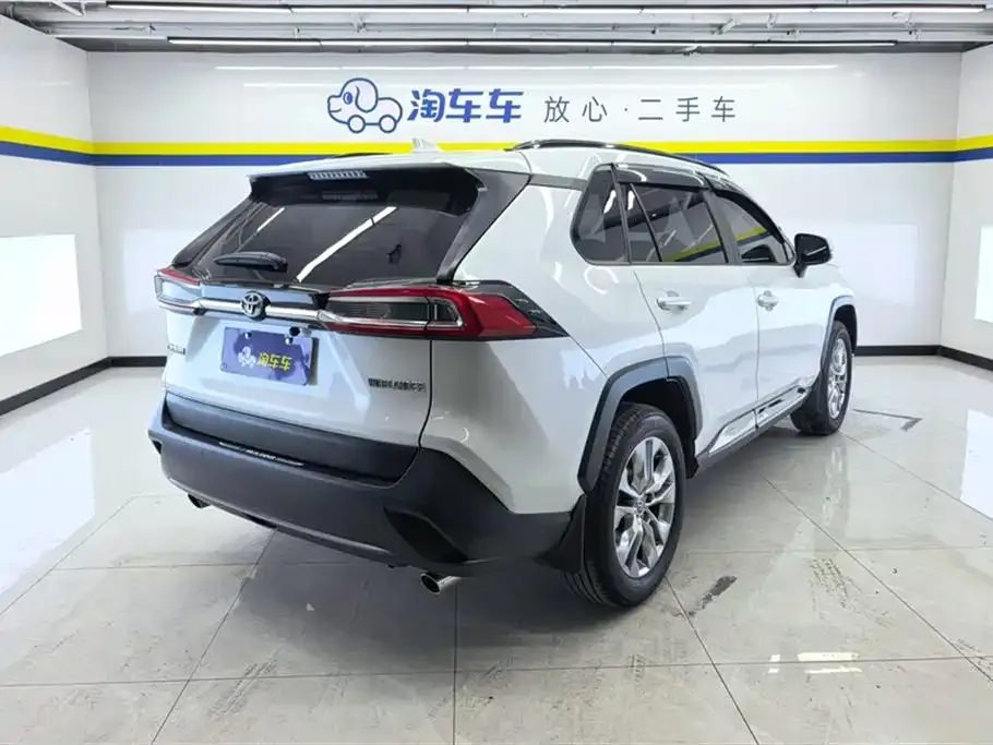Toyota Wildlander — фото 10
