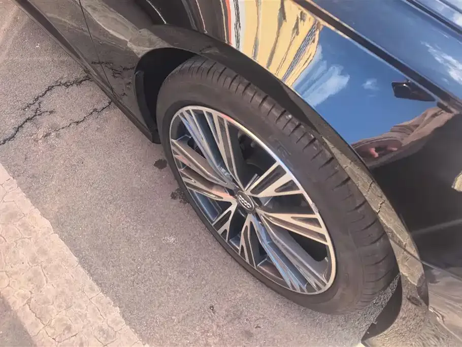 Audi A6L 2023 из CN, фото 10