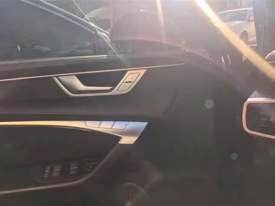 Audi A6L 2023 из CN, фото 3