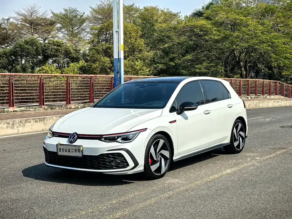 Volkswagen Golf GTI