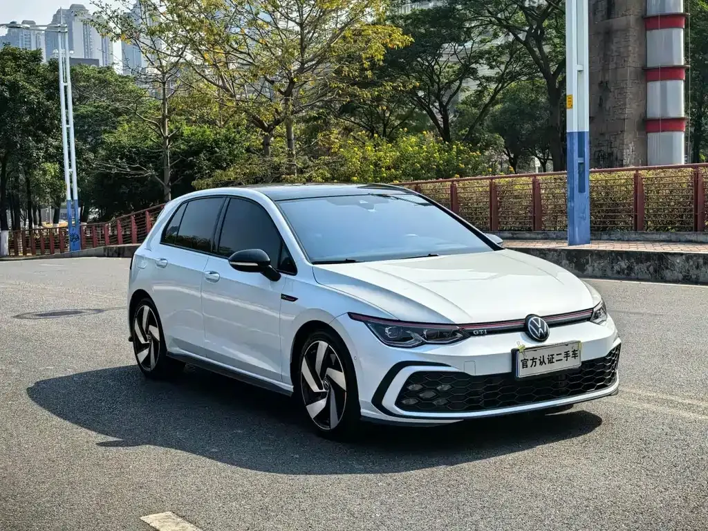 Volkswagen Golf GTI 2023 из CN, фото 3