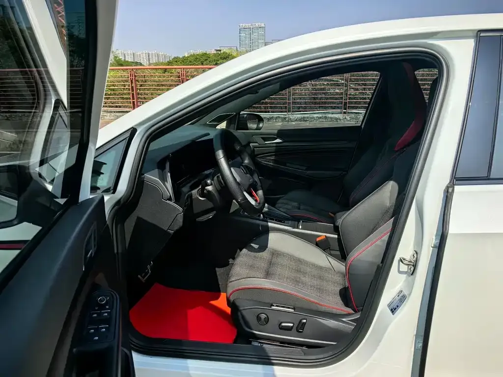 Volkswagen Golf GTI 2023 из CN, фото 8
