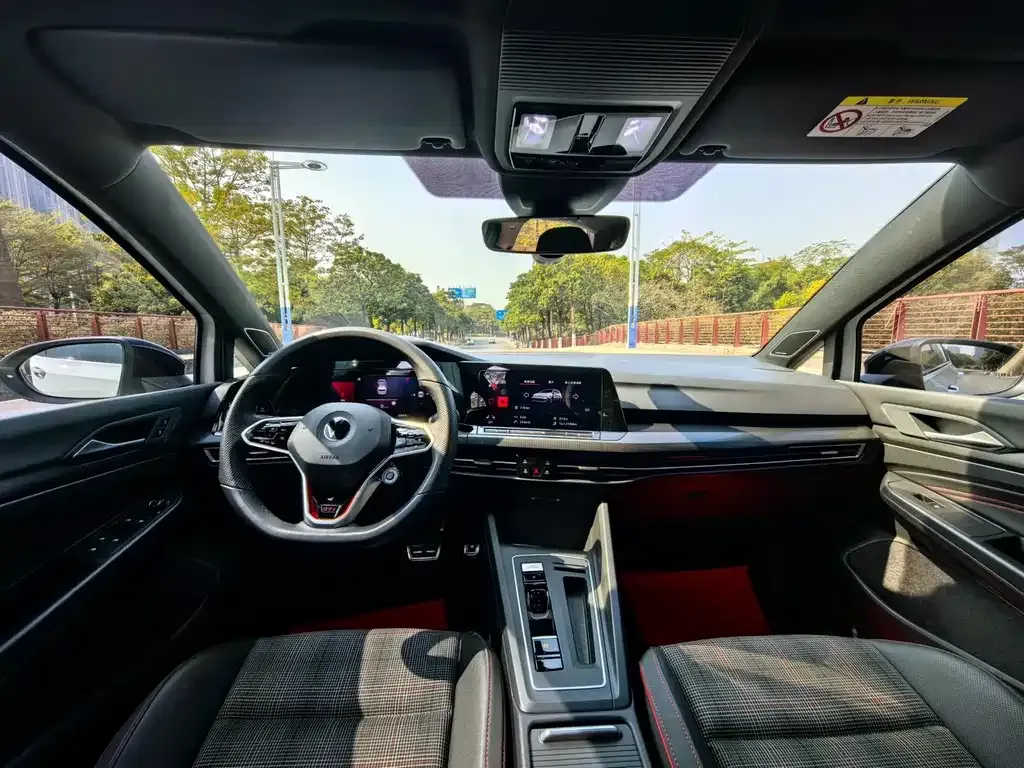 Volkswagen Golf GTI 2023 из CN, фото 4