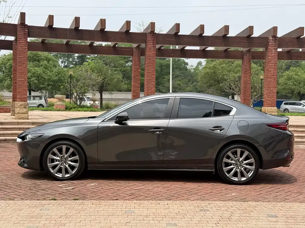 Mazda 3 Axela 2023 из CN, фото 10