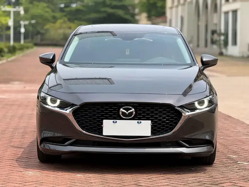 Mazda 3 Axela 2023 из CN, фото 2