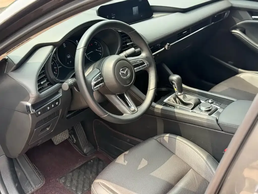 Mazda 3 Axela 2023 из CN, фото 8