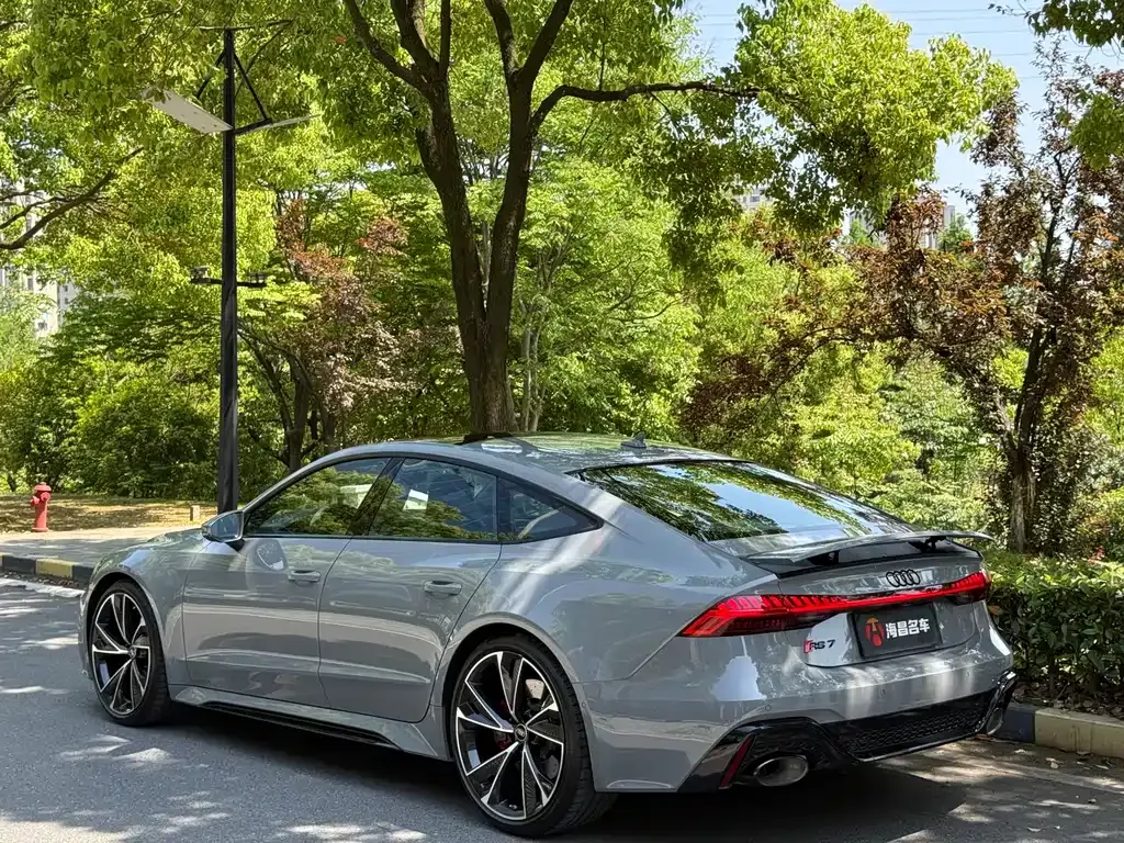 Audi RS 7 2025 из CN, фото 4