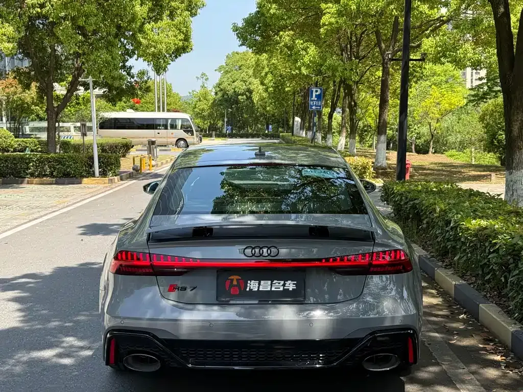 Audi RS 7 2025 из CN, фото 8