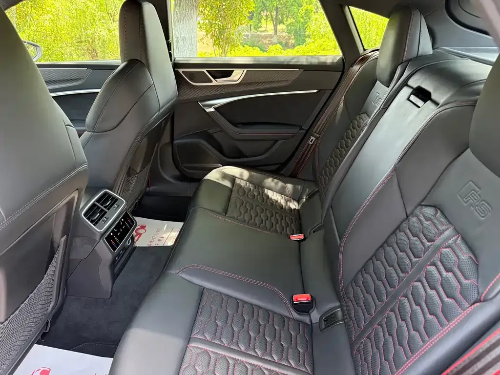 Audi RS 7 2025 из CN, фото 2