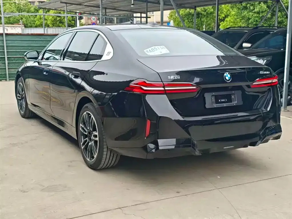 BMW 5 Series — фото 10