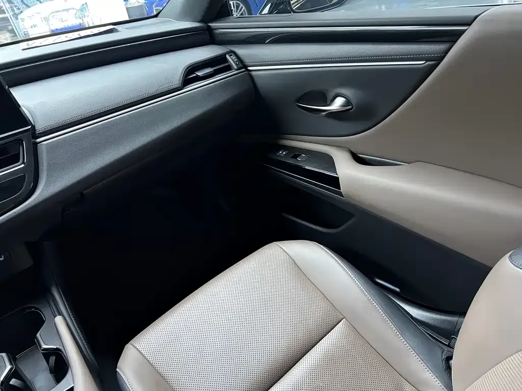Lexus ES 2024 из CN, фото 7