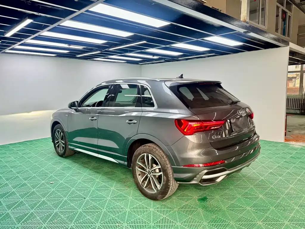 Audi Q3 — фото 10