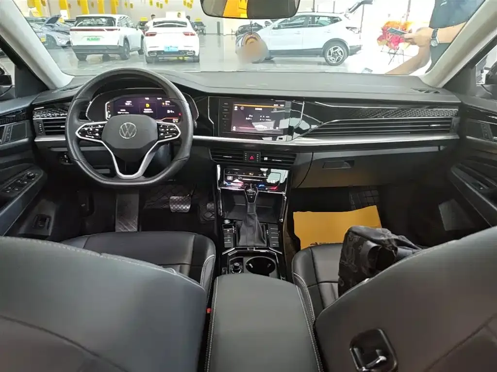Volkswagen Passat 2023 из CN, фото 9